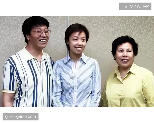 张怡宁穿得像邻家大姐去买菜，结账那一瞬手机屏幕的数字把我愣住